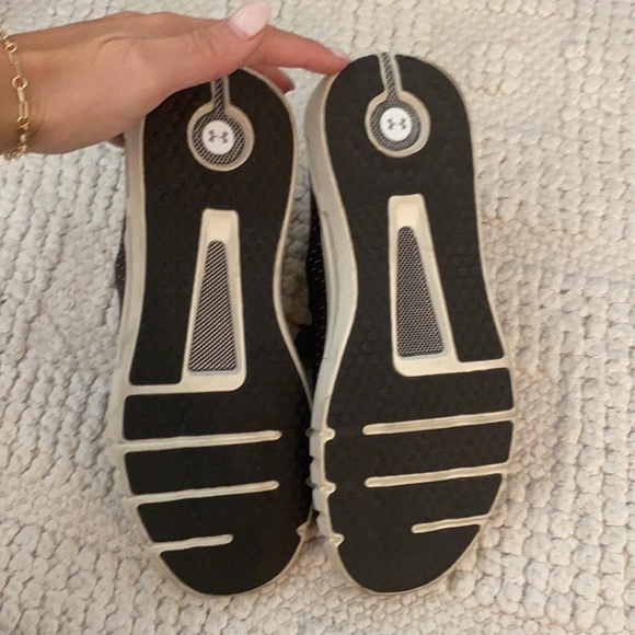 Like new! HOVR SLK Training shoe - Picture 4 of 5